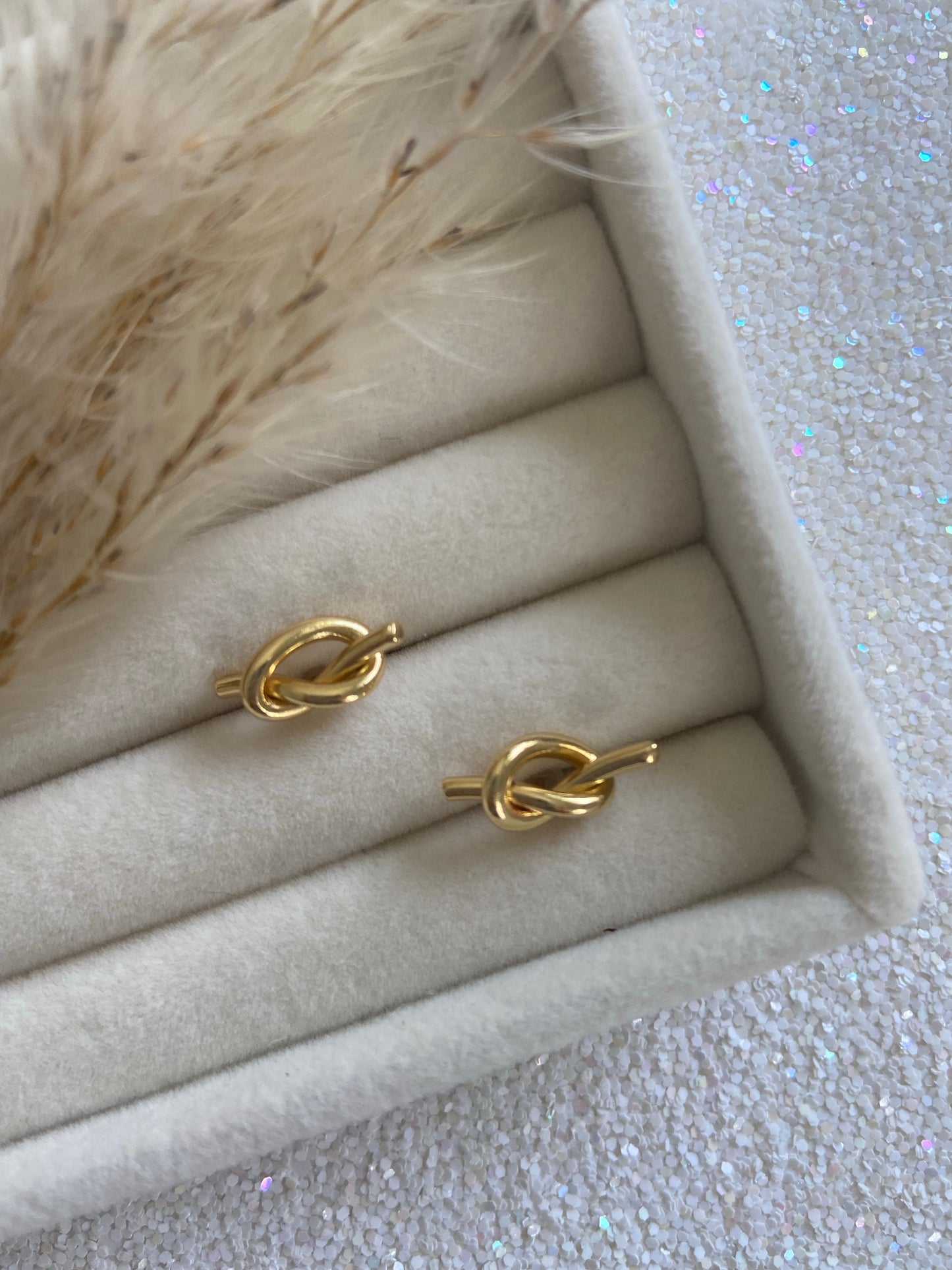 Knot Studs