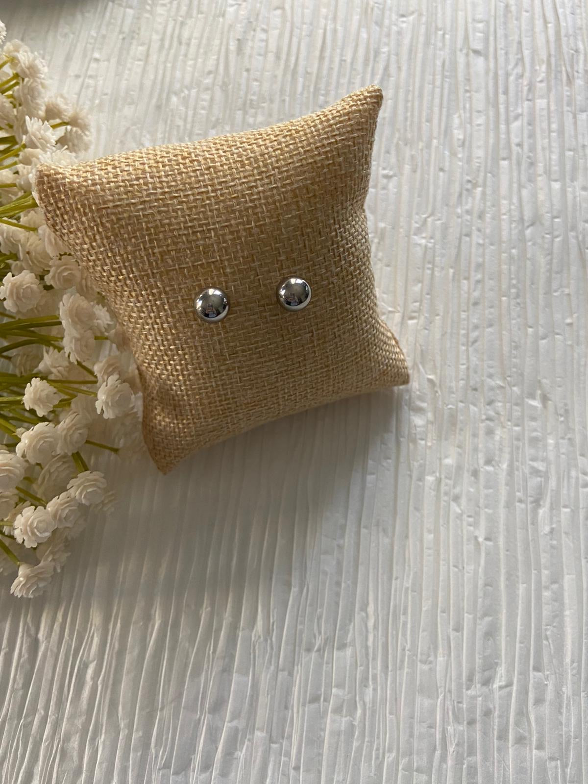 8mm Dot Stud